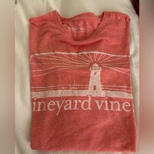 Vineyard Vines size L salmon colored short sleeve t shirt